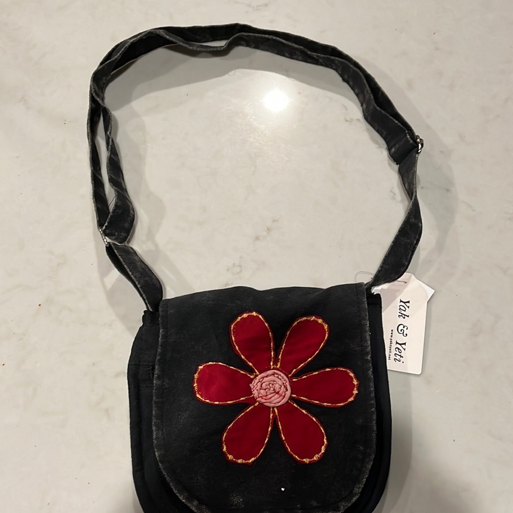 Yak & Yeti Boho Floral Cross body Bag / NWT